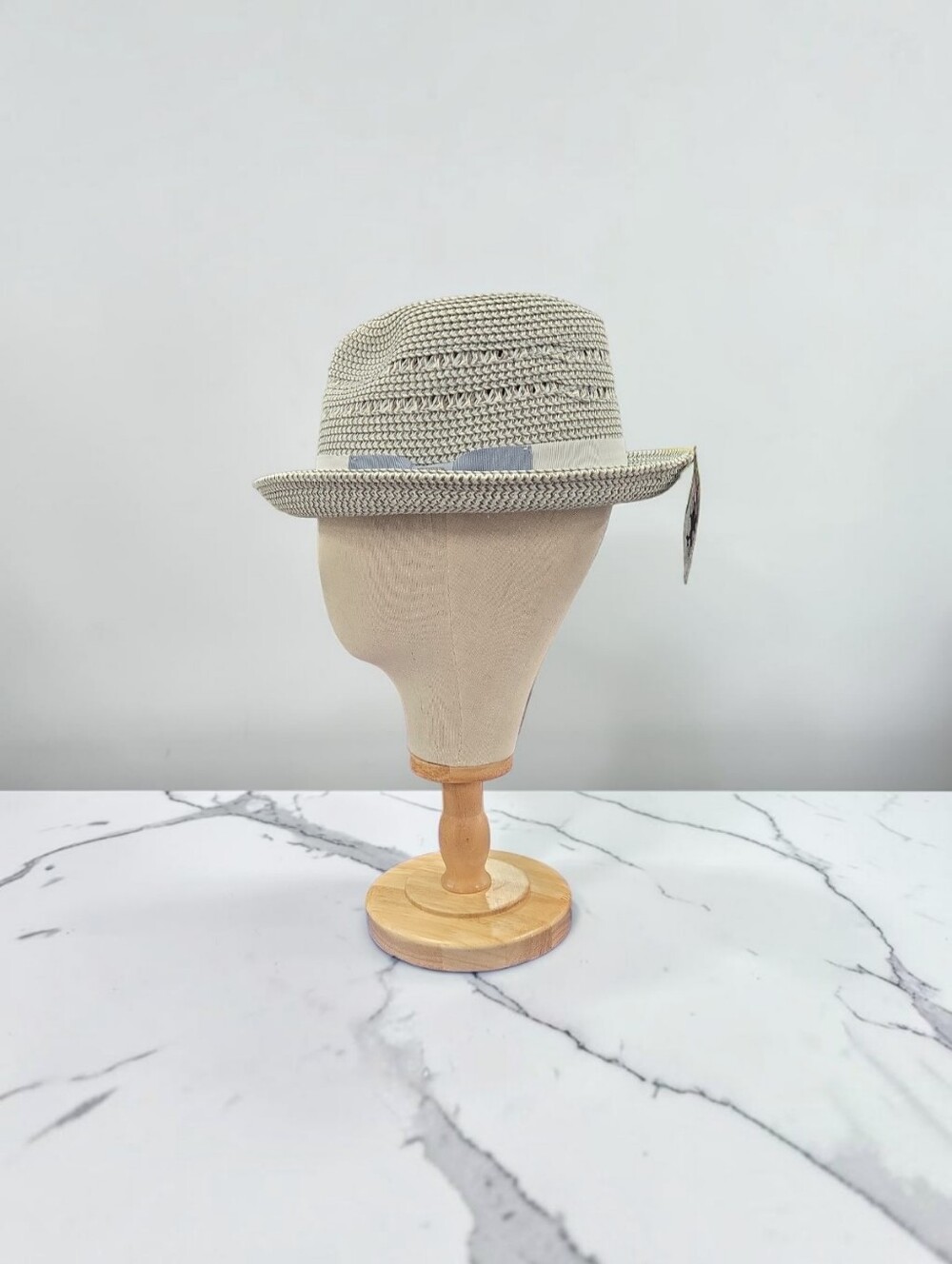 STACY ADAMS "ASHER" GREY PAPER BRAIDED STRAW FEDORA STYLE HAT. 11817